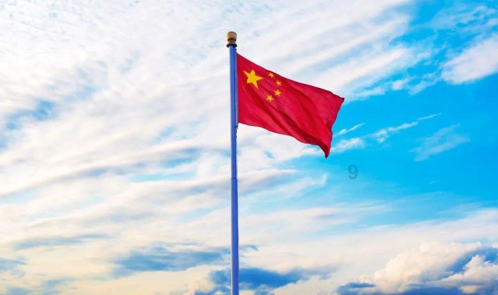 金莎孙丞潇“红毯接吻”!网友炸锅,评论区人才辈出,笑不活了